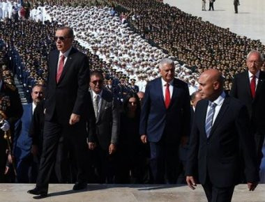 Ρ.Τ. Ερντογάν κατά ΗΠΑ και Ε.Ε. στην επέτειο της Μικρασιατικής καταστροφής: «Βλέπουμε το πραγματικό σας πρόσωπο»!